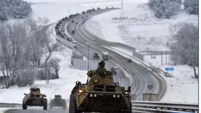 أمريكا تهدد روسيا بقطع الغاز حال غزوها أوكرانيا.. وبريطانيا ترسل 350 فرقة عسكرية لـ بولندا