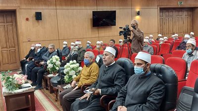 محافظ بورسعيد يوجه باستمرار تطبيق الإجراءات الاحترازية بالمساجد