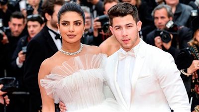 عن طريق أم بديلة.. بريانكا شوبرا ونيك جوناس يستقبلان مولودهما الأول | فيديوجراف