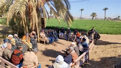 زراعة أسيوط تنظم مدرسة حقلية بقرية البلايزة بأبوتيج 