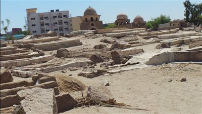 مدير عام آثار أسوان: نقل القطع الأثرية المُكتشفة حديثًا إلى المخزن المتحفي 