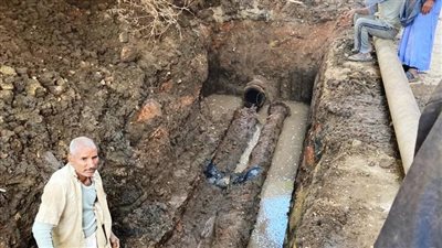 انهيار غرفة صرف صحي على عمال بقرية قرنفيل بالقناطر الخيرية