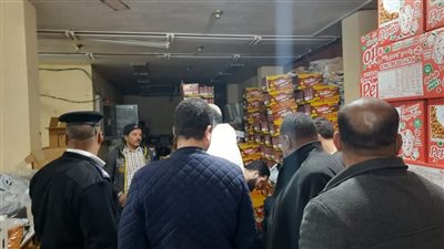 جهاز مدينة العبور يشن حملات غلق وتشميع وإزالة مخالفات بالتعاون مع الشرطة