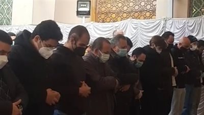 تشييع جثمان والد الفنان شادي شامل من مسجد الشرطة إلى مثواه الأخير | بث مباشر 