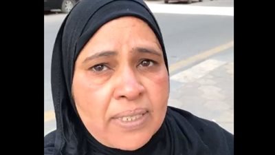 سيدة مشردة تستغيث لعلاج ابنتها من ضمور العضلات: قرايبنا بيعايرونا بيها | بث مباشر