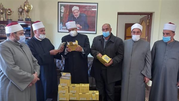 جانب من عملية الإهداء