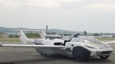 بضغطة زر واحدة.. سيارة فريدة من نوعها تتحول إلى طائرة في أقل من 3 دقائق | فيديوجراف