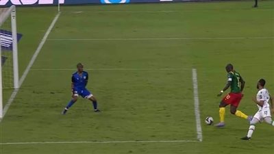 بعد براعته والإشادة بالمنتخب.. شاكر الهدهور: اللعب كحارس مرمى ليس سهلا وأريد العودة الآن للعب مدافعًا