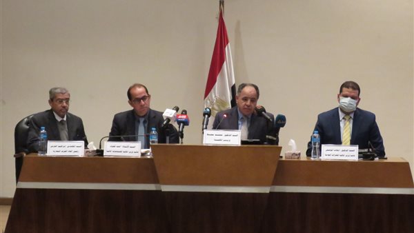 وزير المالية خلال