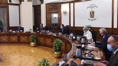 رئيس الوزراء للجنة الطبية العليا: علينا تكثيف الجهود لرفع المعاناة عن المرضى وذويهم