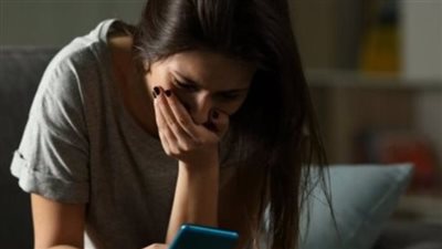 تجديد حبس المتهمين بترويج ونشر مقاطع فيديو لمواطن وزوجته بالنزهة 15 يوما