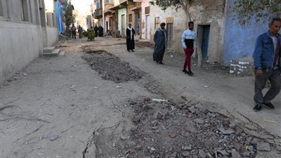 هبوط أرضي بقرية البياضية في قنا.. وتحرك عاجل من المحافظة