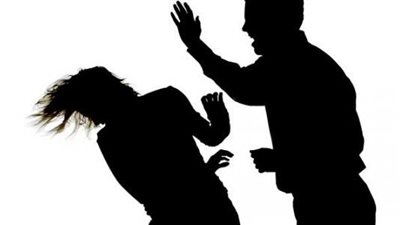 مؤسسات نسوية تطالب بسرعة إصدار قانون مناهضة العنف ضد المرأة ووضع استراتيجية إعلامية