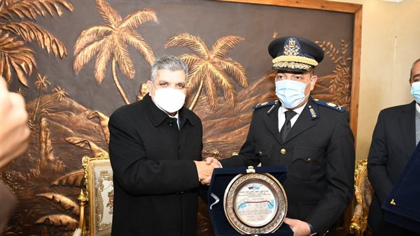 رئيس هيئة قناة السويس