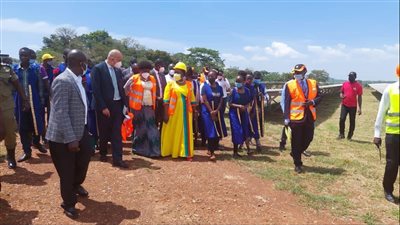 بقدرة 4 ميجا وات.. تسليم محطة بوسيا للطاقة الشمسية المهداة من مصر لأوغندا | صور