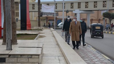 لمحاربة البطالة.. محافظ القليوبية: إنشاء 45 محلًا تجاريًا للشباب والباعة الجائلين 