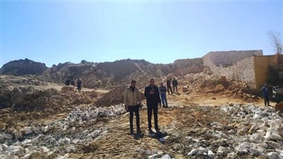 ضمن الموجه الـ 19.. محافظ أسوان يتابع إزالة 15 حالة تعدى 