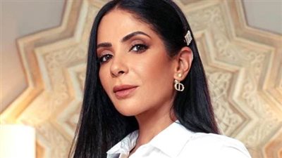 الإيمان يجعلك مطمئنا.. منى زكي تواجه أزمة أصحاب ولا أعز بنصائح وحِكم