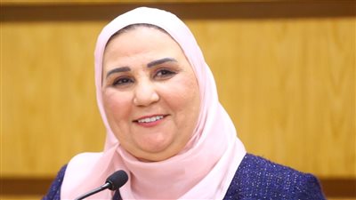 وزيرة التضامن تصل أسوان لتسليم 40 منزلًا و30 مشروعا تنمويًا للأهالي