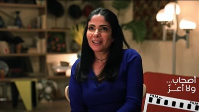 منى زكي: مستعدة ألعب أصحاب ولا أعز في الحياة العادية.. معنديش أسرار رهيبة