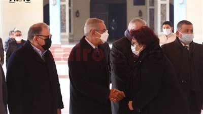 وزيرة الثقافة ومحمد أبو العنين.. أبرز الحضور بجنازة الكاتب الصحفي ياسر رزق | فيديو