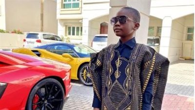 أسطول سيارات فارهة وقصور وطائرة خاصة.. أغنى طفل بإفريقيا يُثير الجدل عن حجم ثروته | فيديو