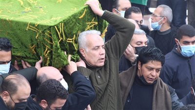 انتهاء مراسم دفن الكاتب الصحفي ياسر رزق في مقابر العائلة 