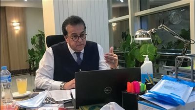 خالد عبد الغفار يتابع تحديث بروتوكول علاج كورونا بعد حصول مصر على أحدث أدوية في العالم