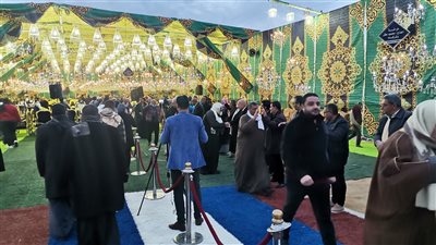 توافد عدد كبير من أهالي الإسماعيلية إلى عزاء الصحفي ياسر رزق