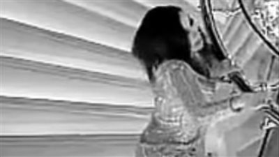 لحظة سقوط وفاء الكيلاني قبل تقديمها لحفل Joy بالسعودية | فيديو