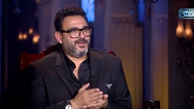 أكرم حسني عن شائعة استغلاله شباب ورشة أبو حفيظة: كان لازم أستفيد