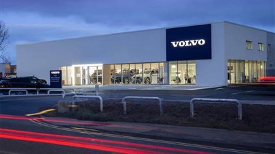 رغم ارتفاعها مبيعاتها.. تراجع أرباح شركة فولفو بسبب تعطل الإنتاج وزيادة التكاليف