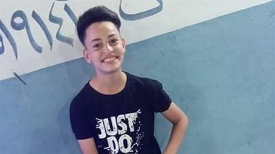 مطعون في رقبته.. العثور على جثمان طفل بأرض زراعية يثير الرعب بين أهالي الفيوم | بث مباشر 