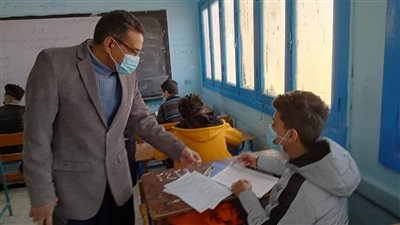 وكيل تعليم البحر الأحمر يتابع انتظام سير امتحانات الشهادة الإعدادية للفصل الدراسي الأول