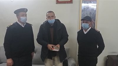 الداخلية تعيد حقيبة خاصة بأحد المواطنين تركها سهوا داخل قطار