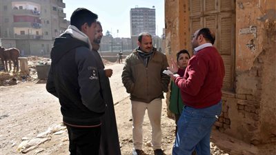 مياه سوهاج تستطلع أراء المواطنين بالمنشاة للتعرف على جودة الخدمات المقدمة