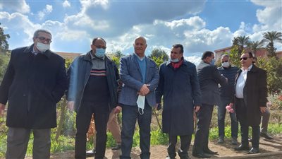 رئيس جامعة بنها يتفقد الامتحانات والوحدات الإنتاجية بكليتي الزراعة والطب البيطري