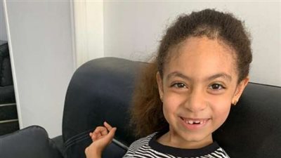 أم تستغيث لعلاج ابنتها من ضمور العضلات: مبقتش قادرة تقف على رجليها ونفسيتها تعبت | فيديو