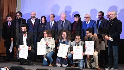حسين فهمي وخالد عبد الجليل يمنحان شهادات تقدير للأفلام المنافسة بمهرجان جمعية الفيلم