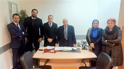 جمارك مطار القاهرة تحبط تهريب أسلحة بيضاء وصواعق ومواد مخدرة 