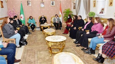 مطران إيباريشية المنيا يلتقي بخدام الميديا بالإيبارشية