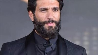 الصداقة هي سبب استمرار الحب بيني أنا وإيمي وبعتبرها طفلة.. تصريحات حسن الرداد مع مصطفى الآغا