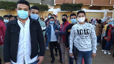 في مستوى الطالب المتوسط.. تباين آراء طلاب الشهادة الإعدادية حول امتحان اللغة الإنجليزية | بث مباشر 