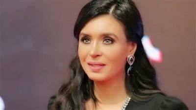 دينا سيدة أرستقراطية متزوجة من ماجد المصري في ملف سري