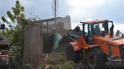 محافظ القليوبية يقود حملة مكبرة لإزالة التعديات على أراضي الطريق الزراعي