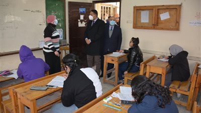 محافظ الدقهلية يتفقد سير امتحانات الشهادة الإعدادية | صور