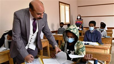 محافظ أسوان يعتمد الخطة الزمنية لانطلاق امتحانات الفصل الدراسي الثاني 2021/2022