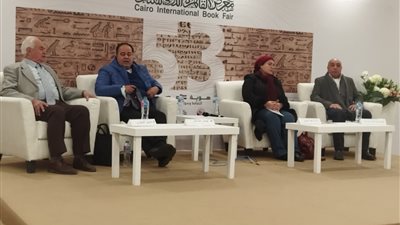 عصام يوسف خلال ندوة عن والده بمعرض الكتاب: اهتممنا بمكتبته وأغفلنا كتبه