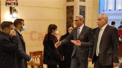 وزير العدل ووكيل مجلس النواب يقدمان واجب العزاء لأسرة الراحل ياسر رزق | صورة 