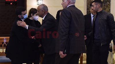 السناوي وعماد الدين حسين وعبد الحليم قنديل.. كتاب ووزراء وسياسيون يقدمون واجب العزاء لأسرة الراحل ياسر رزق | صور 